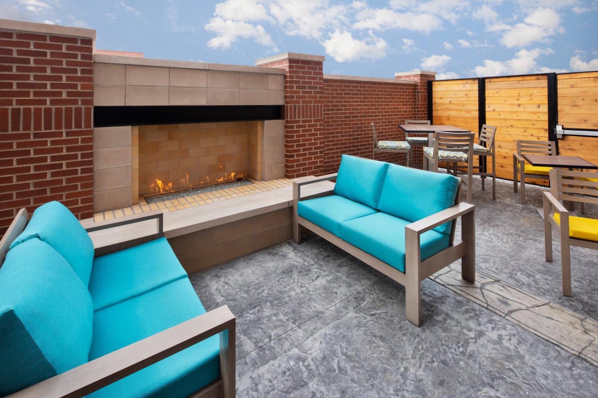 Courtyard By Marriott Cape Girardeau Downtown Hotel Exterior photo